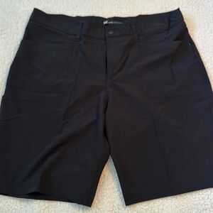 Lee active performance shorts size 14 with 9 inch inseam. Black.